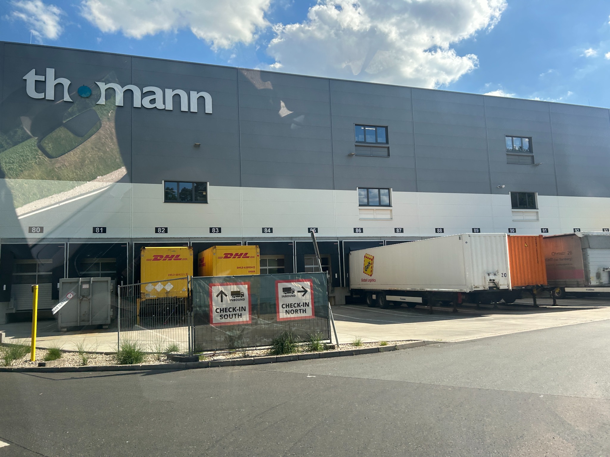 Thomann warehouse exterior in Treppendorf